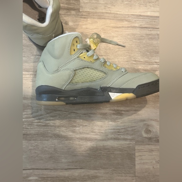 Jordan Retro 5 ‘Jade Horizon’ - Picture 3 of 6